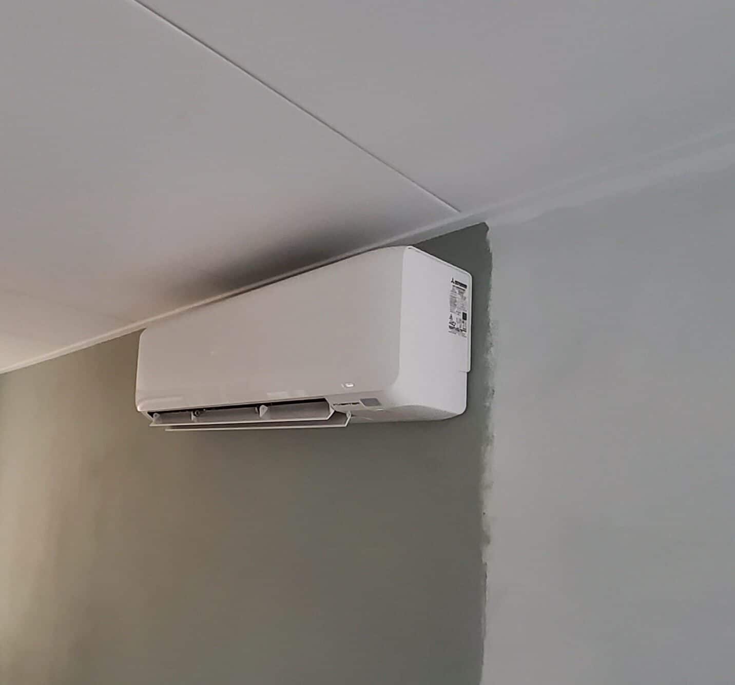 2 split airco units